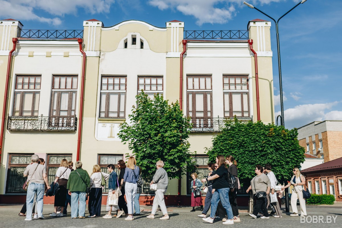 Листайте вправо, чтобы увидеть больше изображений