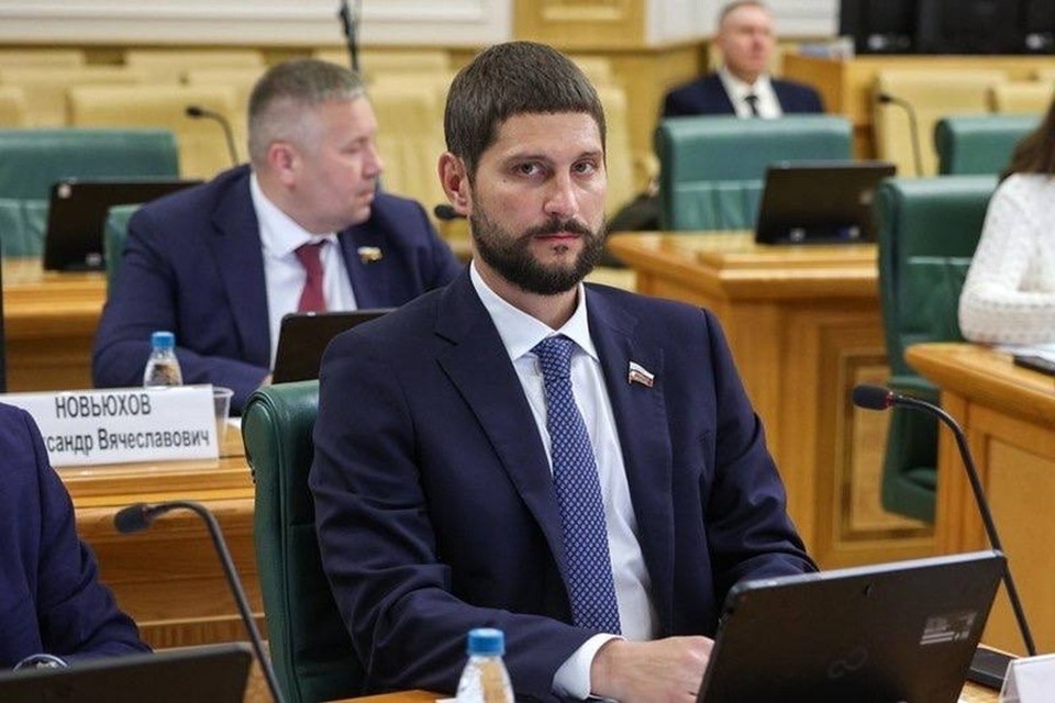    Сенатор от ДНР Александр Волошин прокомментировал удар ВСУ по автобусу. Фото: ТГ/Волошин