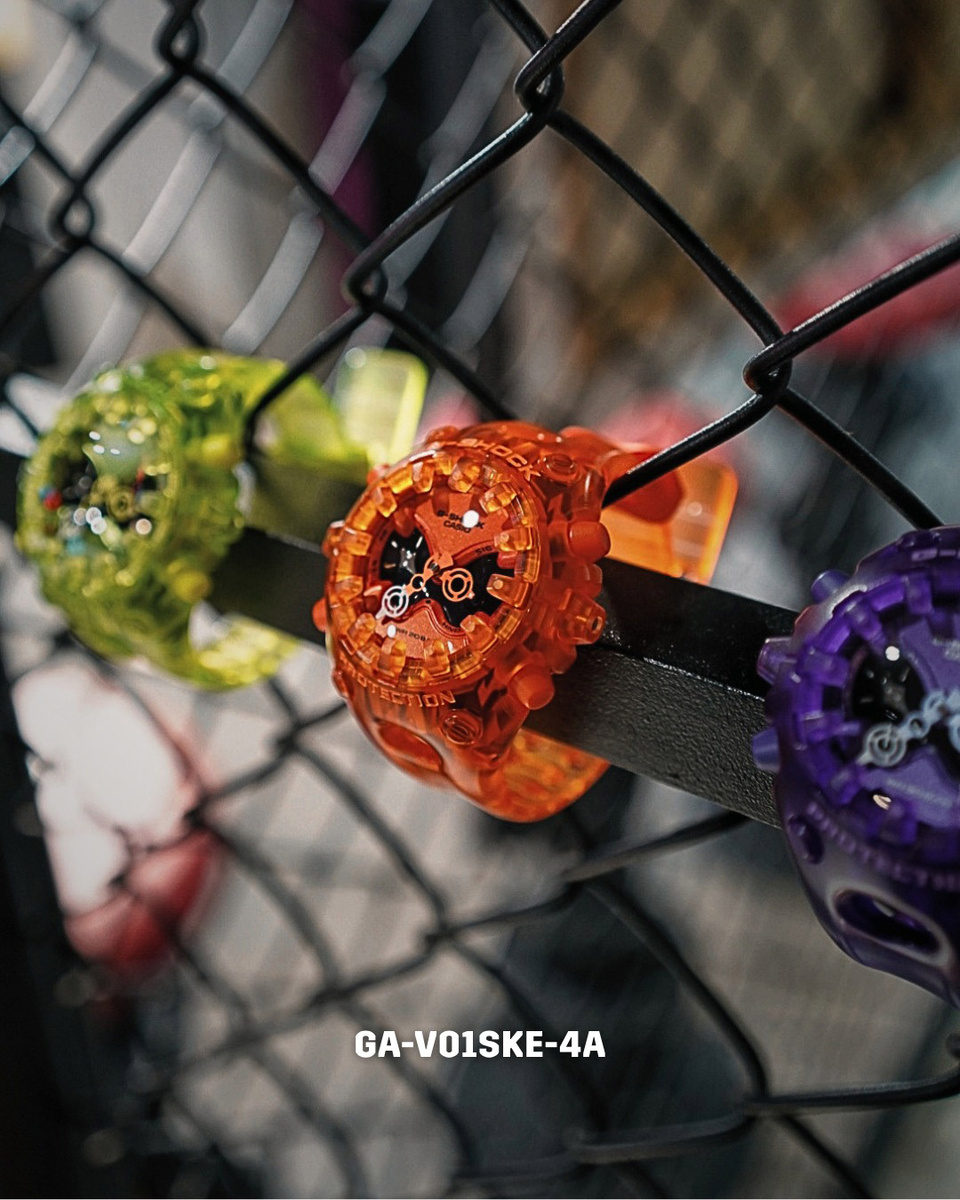 Часы G-Shock GA-V01SKE-4A — яркие, необычные, с историей