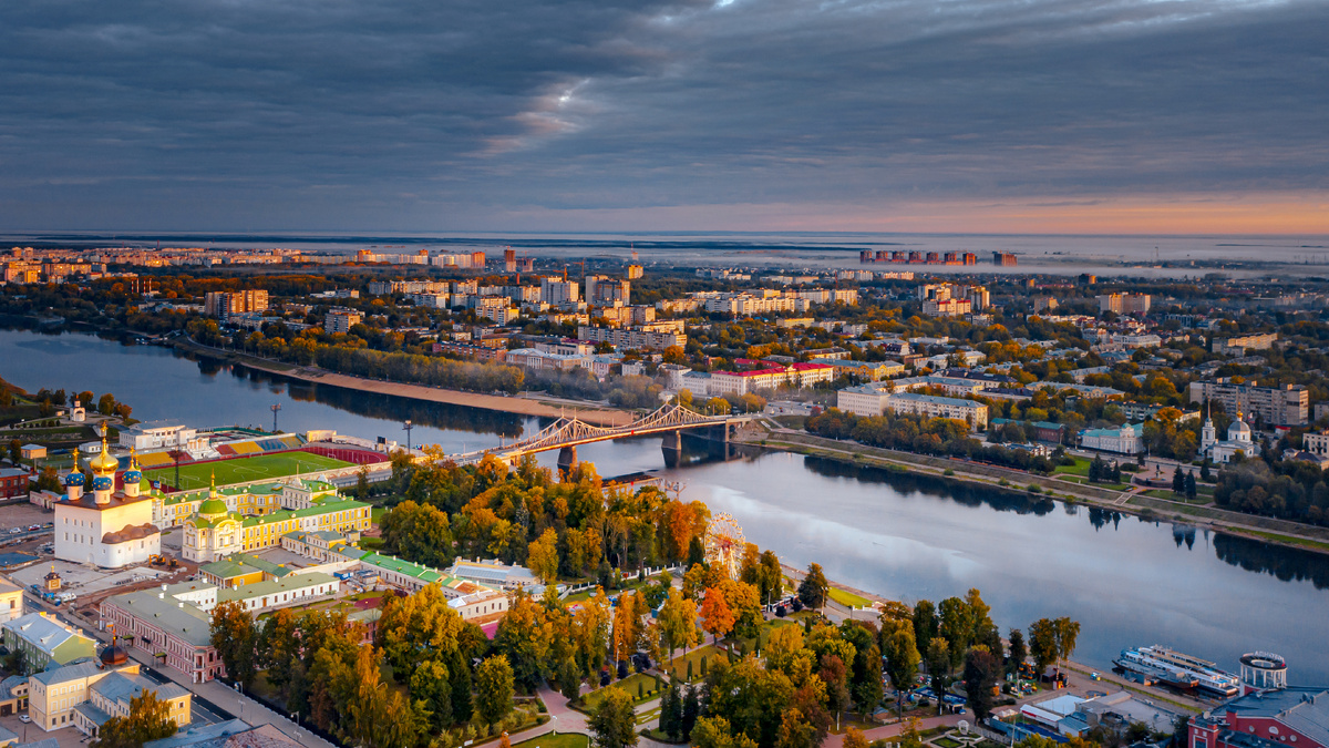 Река Волга и Староволжский мост