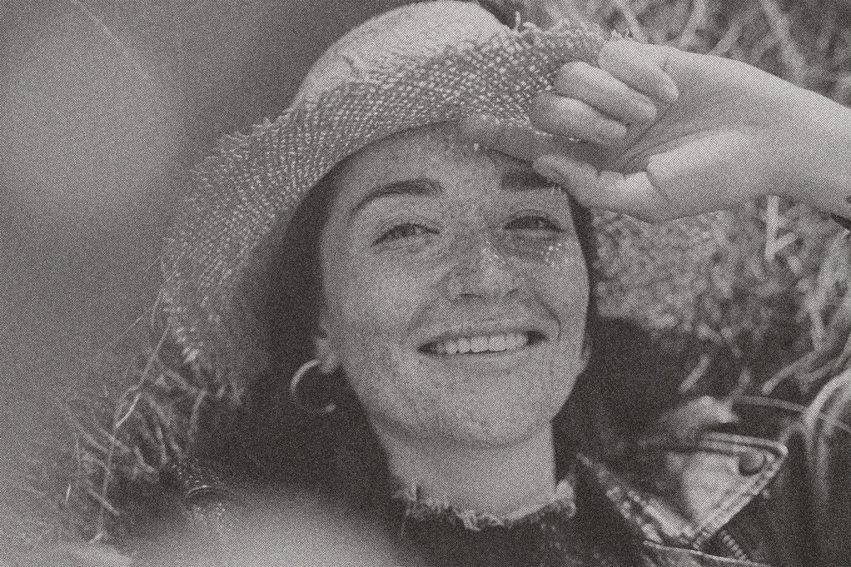 https://www.magnific.com/ru/free-photo/happy-woman-black-white-tone_17228446.htm#fromView=search&page=1&position=23&uuid=7c158cb2-7cd3-49ba-ae12-1a1886d6bac3&query=%D1%81%D1%82%D0%B0%D1%80%D1%8B%D0%B5+%D1%84%D0%BE%D1%82%D0%BE