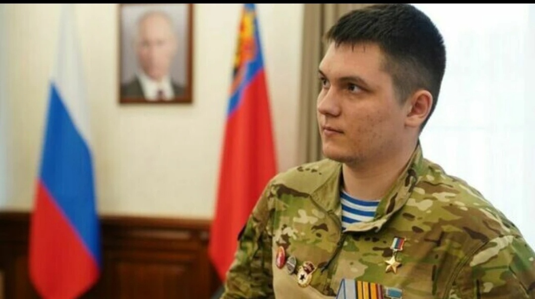 «Сел в машину к неизвестному и пропал»: 2 месяца поисков Героя России Асылханова. Что известно?Герой РФ, которому жал руку Путин, исчез при странных обстоятельствах: последнее видео и новая версия.