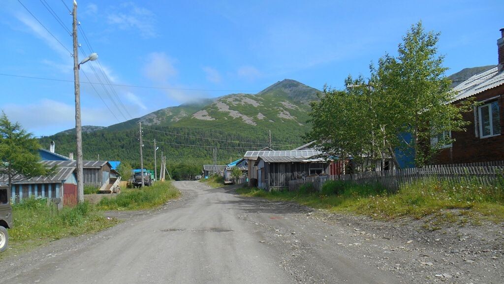 На заднем плане - гора Ландор