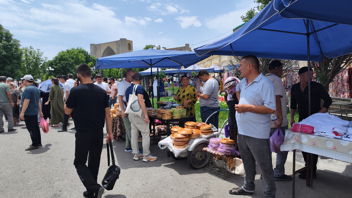 Продавцы лепёшек 