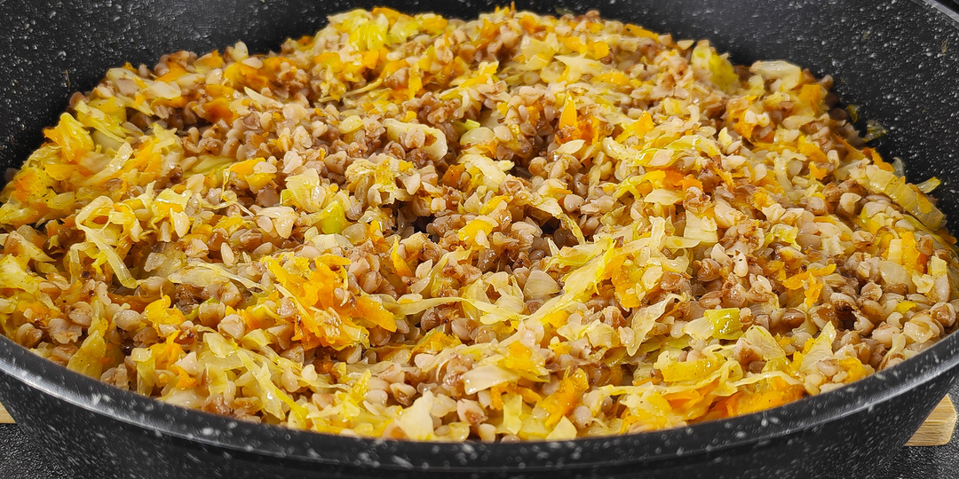 Гречка с капустой. Получается очень вкусно