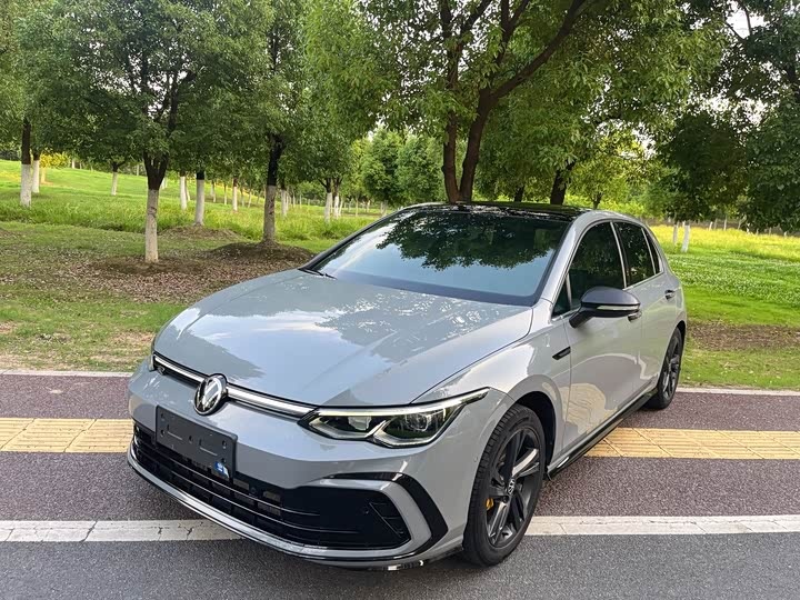 купить Volkswagen Golf, Volkswagen Golf характеристики