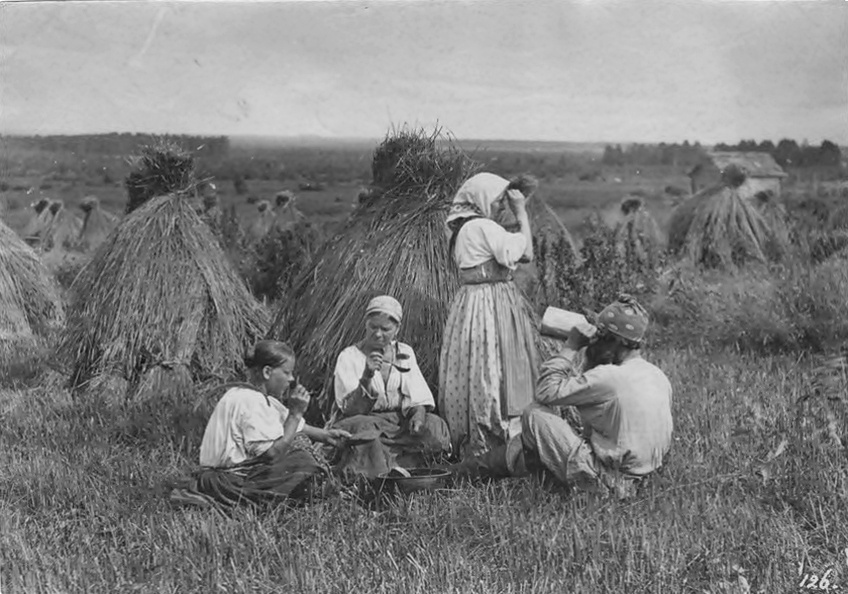 До 1878 года. Российская империя. Крестьянские девушки.
Автор: Вильям Каррик Из коллекции РОСФОТО