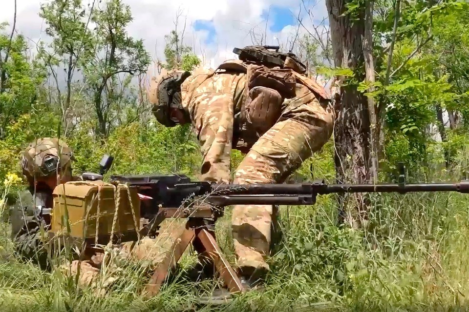    Группировка войск «Север» ликвидировала 205 украинских солдат, «Запад» — 190, «Южная» — 125, «Центр» — 315, «Восток» — 435, а «Днепр» — 30. Минобороны РФ