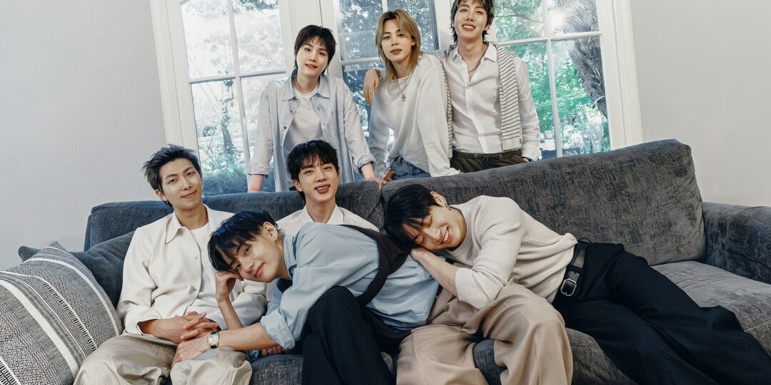 Семерка снова в сборе! Первый семейный портрет после долгого ожидания BTS FESTA 2026