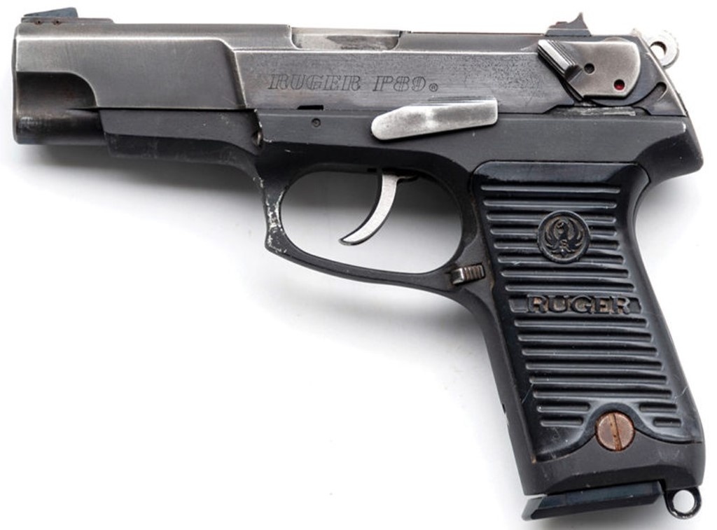 Ruger P89. Вид слева.