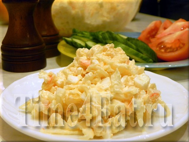 Салат с кукурузой и крабовыми палочками