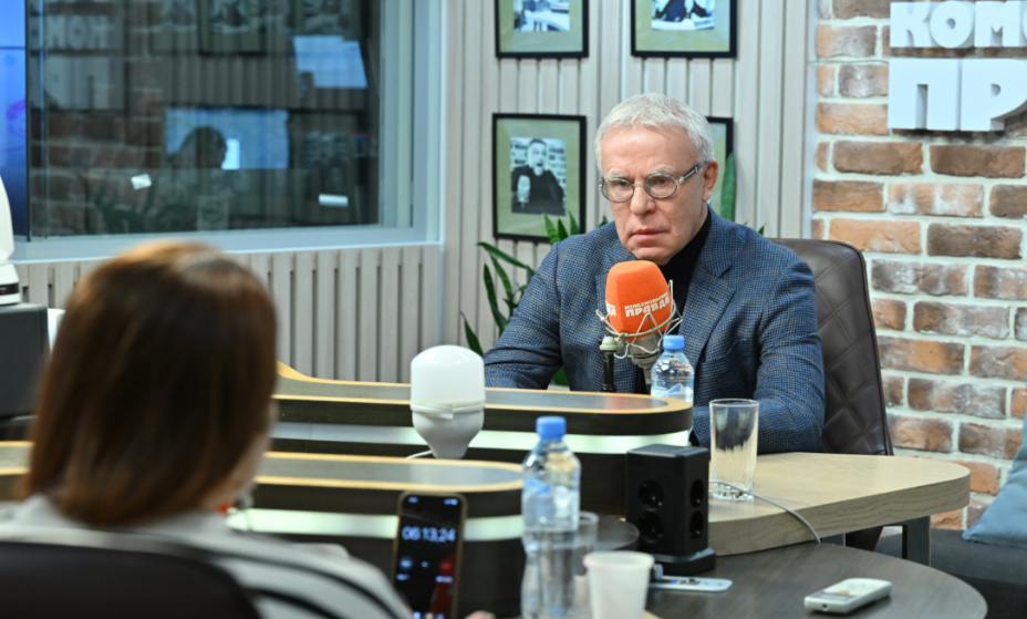    Вячеслав Фетисов дал интервью на радио "Комсомольская правда". Фото: Евгения Гусева