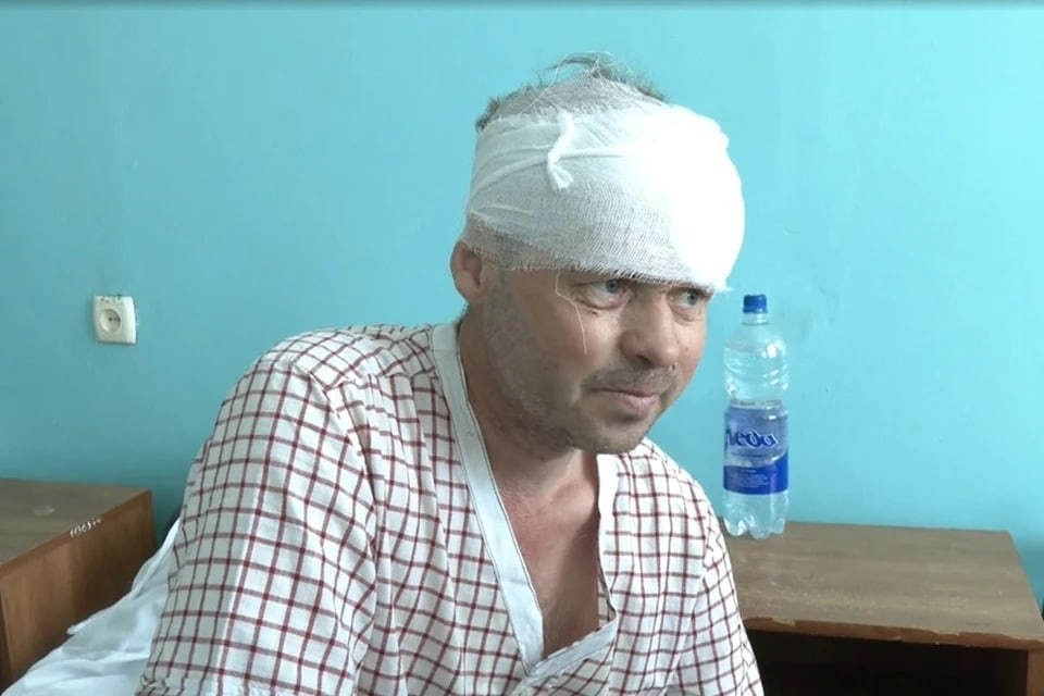    Пострадавший от удара ВСУ по автобусу в Енакиево рассказал, что пришлось пережить в момент атаки. Фото: Корпункт ТК «Оплот ТВ» в Горловке