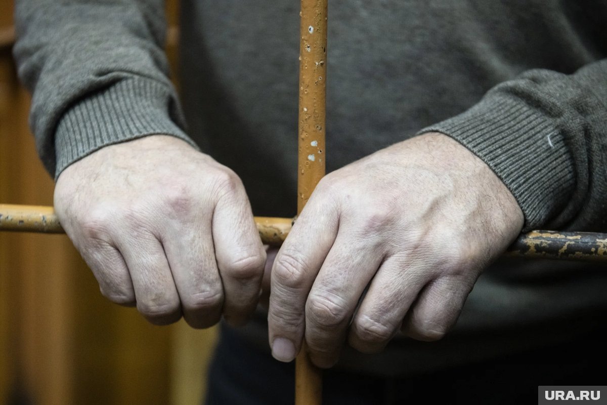     Экс-директора АТП мэрии Салехарда избежал колонии