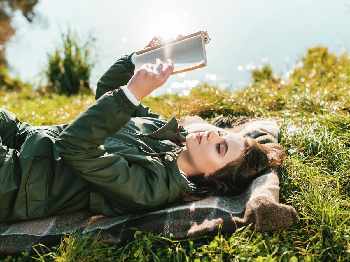    Девушка с книгой | © Depositphotos.com / VitalikRadko