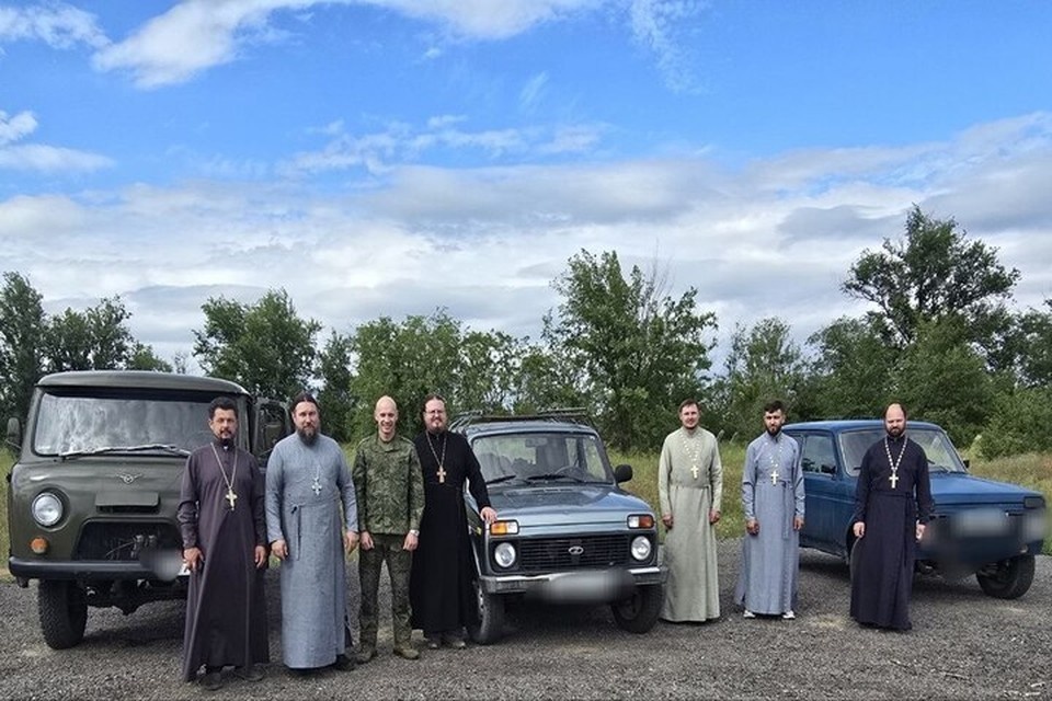    Три машины передали верующие воинским частям на Херсонщине. Фото: Специальный гуманитарный центр Крымской митрополии