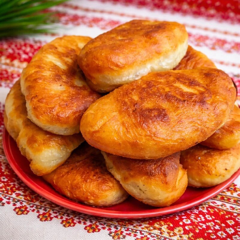 Жареные пирожки с мясом и рисом