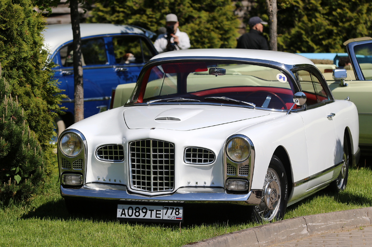 хит мероприятия - французский Facel Vega FV2 1955 г.в.