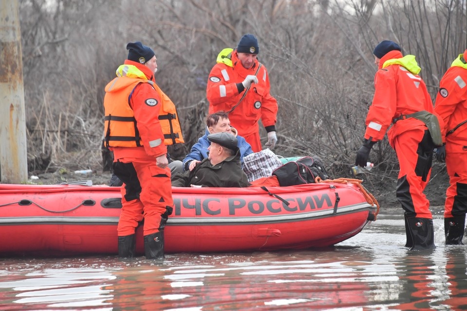    В Славянском районе Краснодарского края введен режим ЧС из-за прорыва дамбы Владимир ВЕЛЕНГУРИН