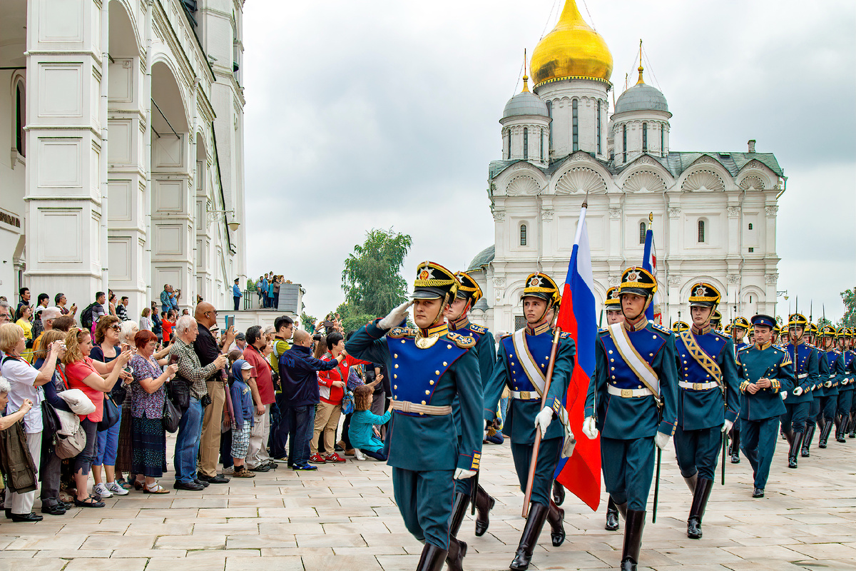 Церемониальный развод пеших и конных караулов, Москва, Кремль