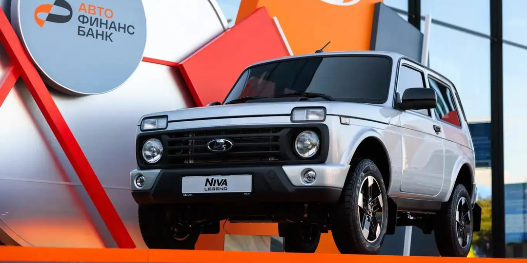 «Скатертью дорога, старый мотор»: АВТОВАЗ на ПМЭФ-2026 переписал историю NIVA Legend