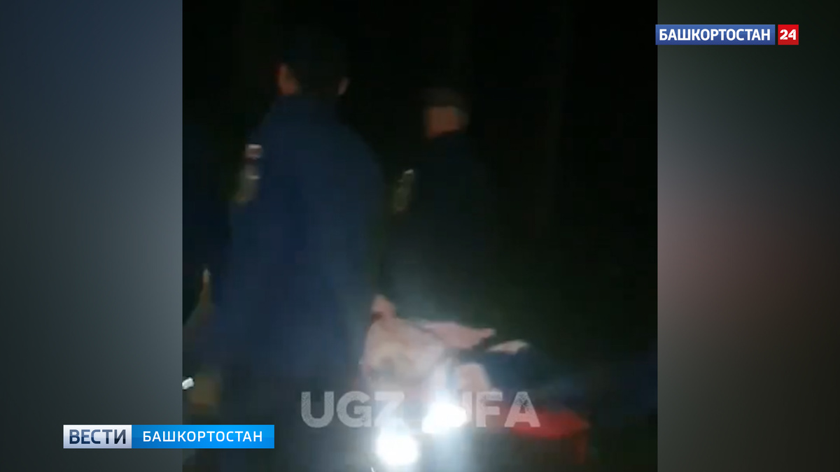    Спасатели Уфы пронесли тяжелобольного мужчину около километра через лес к машине скорой помощи
