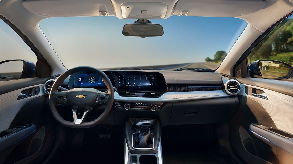    Интерьер Chevrolet Monza. Фото Chevrolet