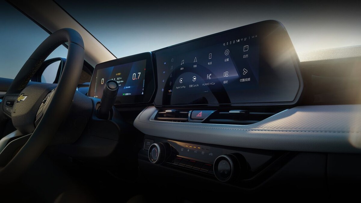    Интерьер Chevrolet Monza. Фото Chevrolet