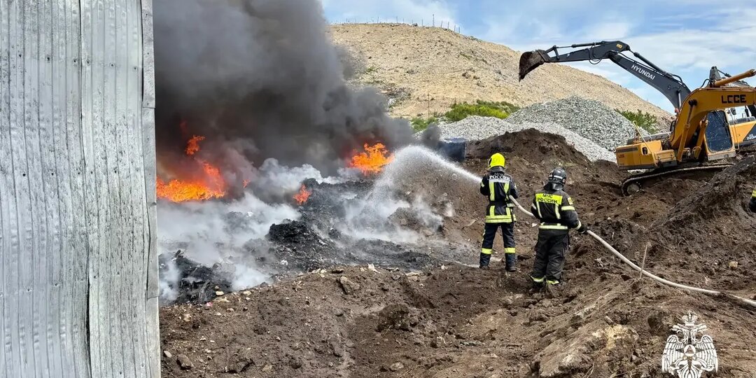 В Шпаковском округе потушили пожар на полигоне ТБО