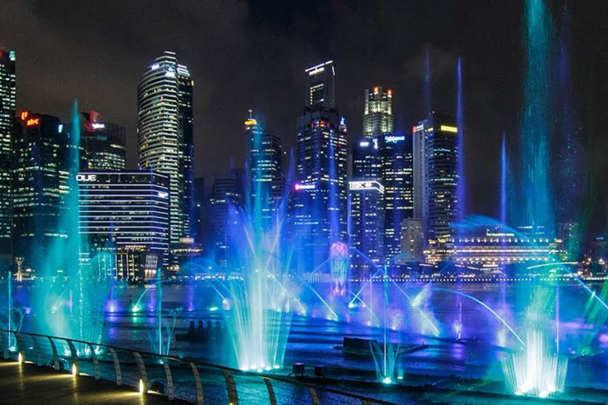 Что посмотреть в Сингапуре вечером. Источник фото - marinabaysands.com