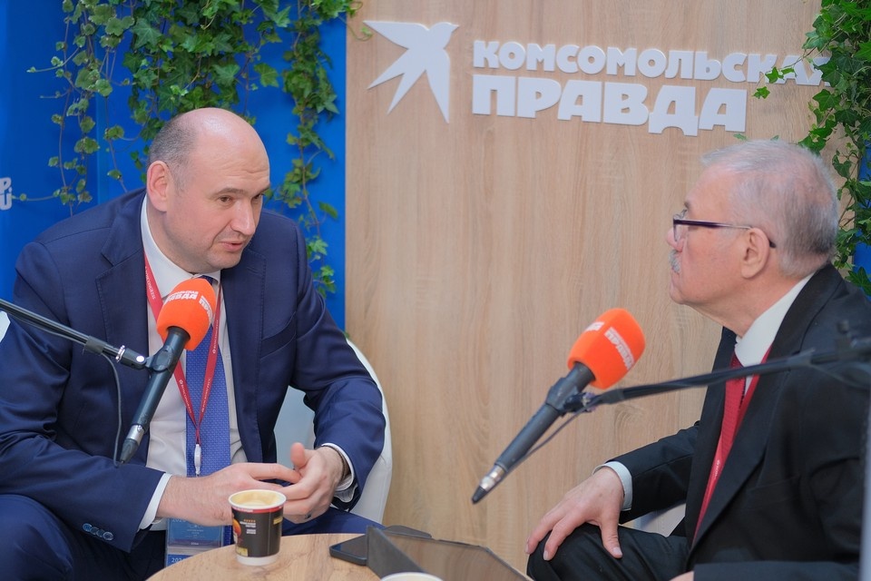    Евгений Солнцев поблагодарил журналиста «Комсомольской правды» за интересную беседу Алексей ПОСНИКОВ