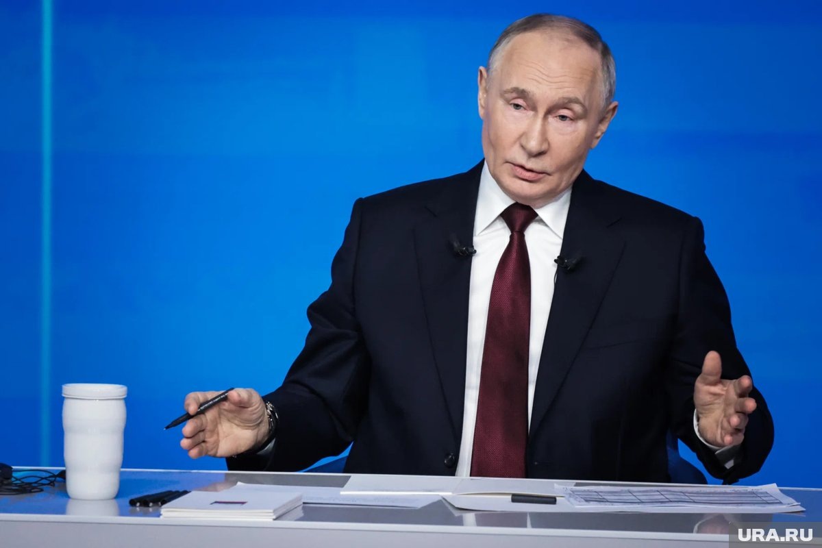     Путин выступил перед журналистами на ПМЭФ 2026