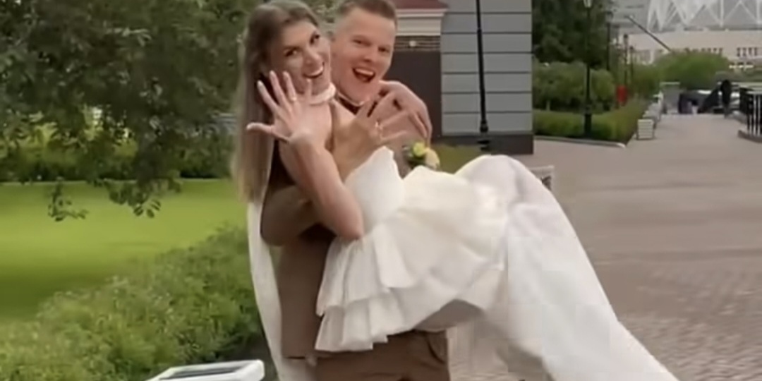 Скоро поженятся, а кто-то прямо уже...