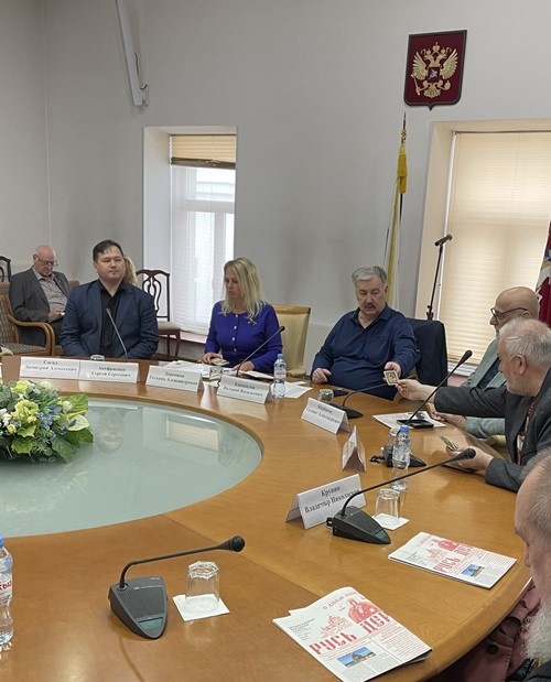 Илл.: Круглый стол памяти В. Клыкова. Фото предоставлено автором