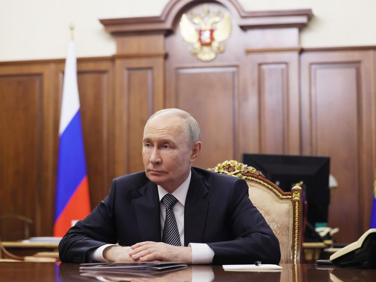    Президент России Владимир Путин во время встречи с президентом Российского союза промышленников и предпринимателей Александром Шохиным | © РИА Новости / POOL