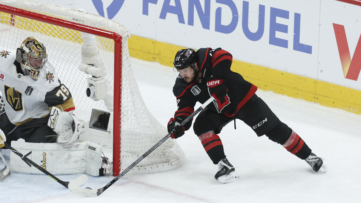    Логан Стэнковен забивает гол.Imagn Images USA Today Sports