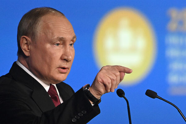 Президент РФ Владимир Путин выступает на пленарном заседании юбилейного, XXV Петербургского международного экономического форума, 17 июня 2022 года / Павел Бедняков/РИА «Новости»   📷