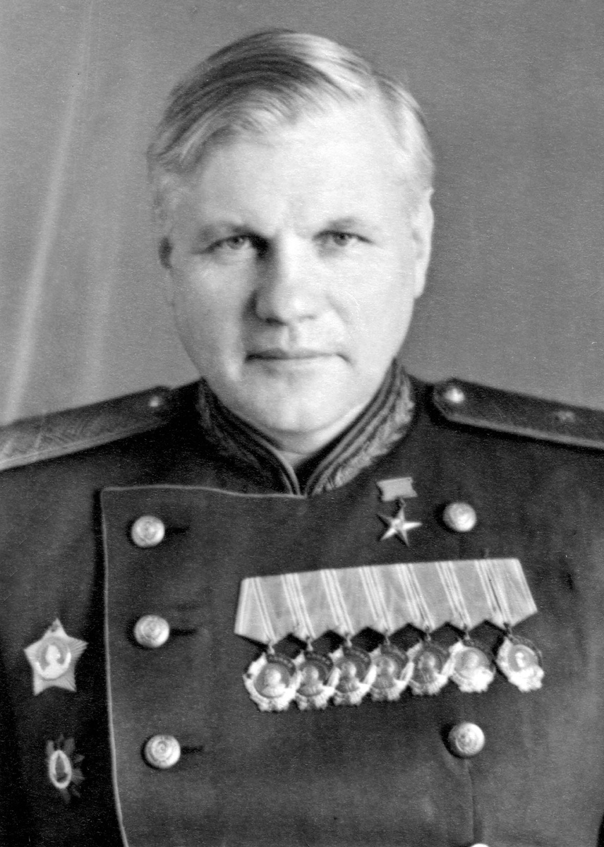 Директор Уральского танкового завода № 183 Юрий Максарев
