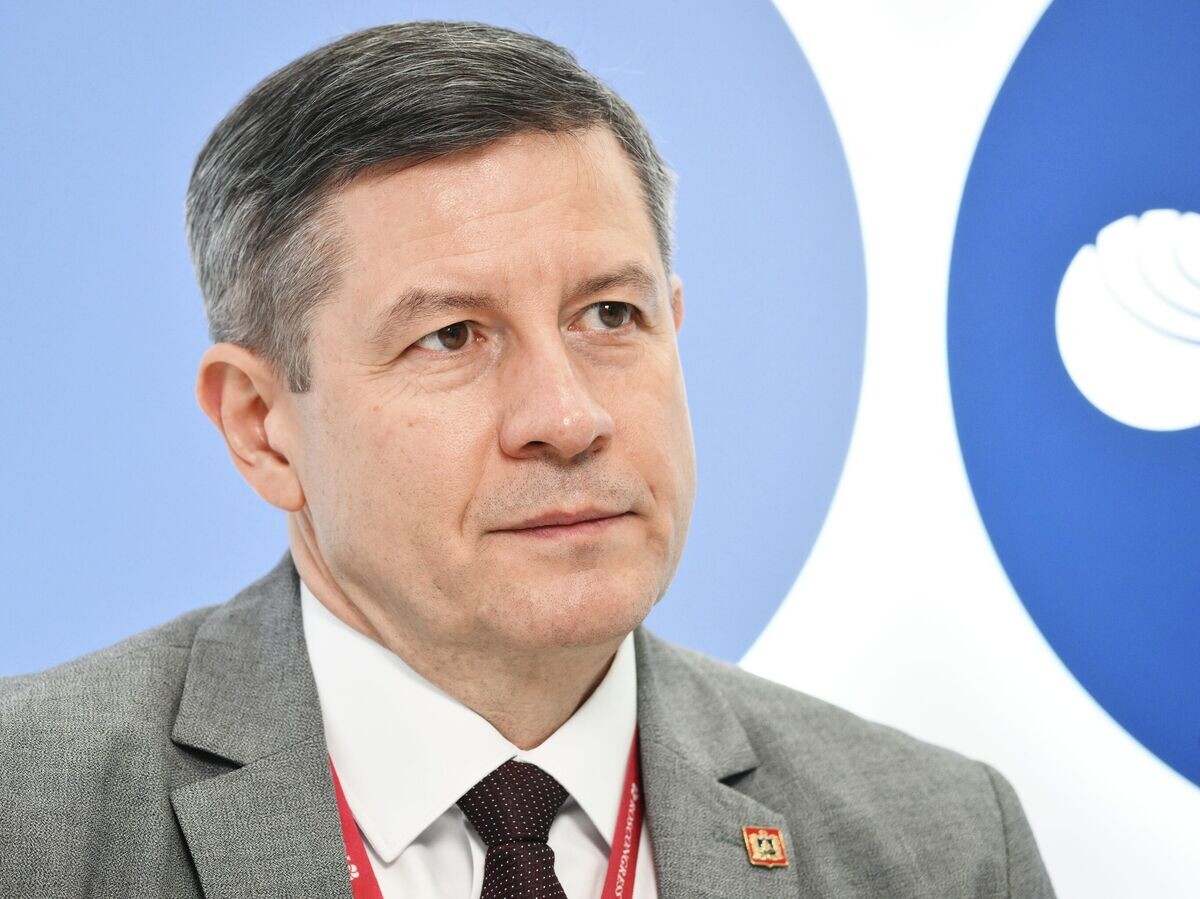    Временно исполняющий обязанности губернатора Брянской области Егор Ковальчук на ПМЭФ-2026 | © РИА Новости / Владимир Астапкович
