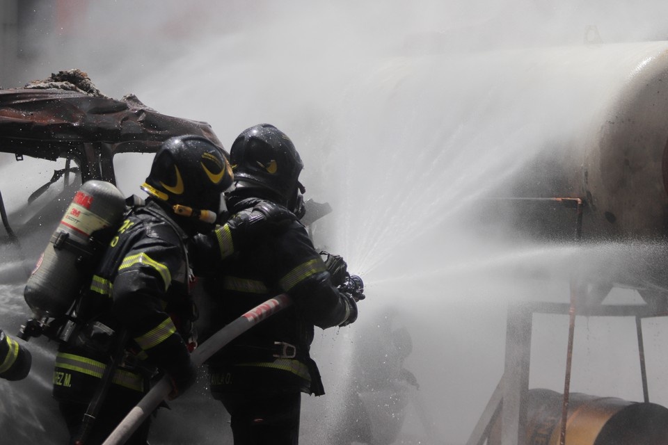    Газовоз взорвался в Мексике, огромный огненный шар сняли на видео. Фото: Carlos Santiago/GLOBAL LOOK PRESS