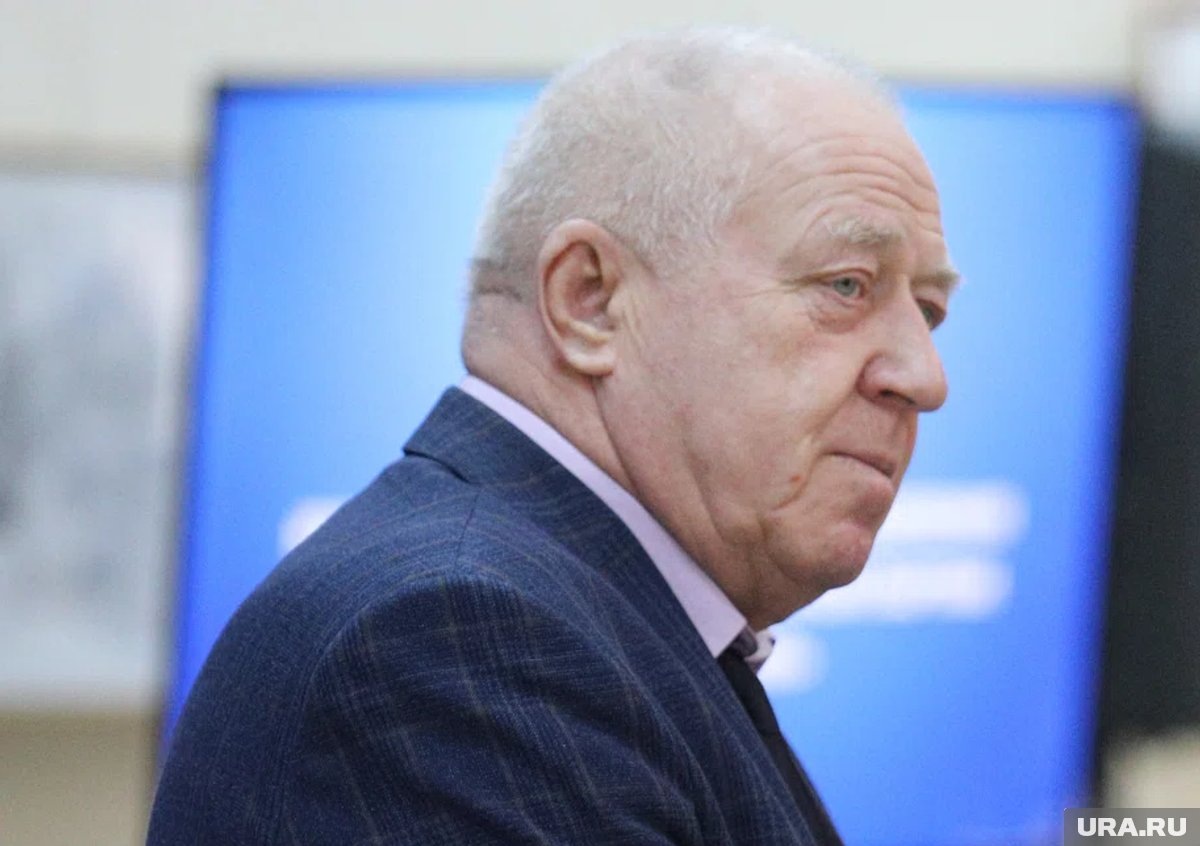    Бывший глава Далматово вернет в казну незаконную премию
