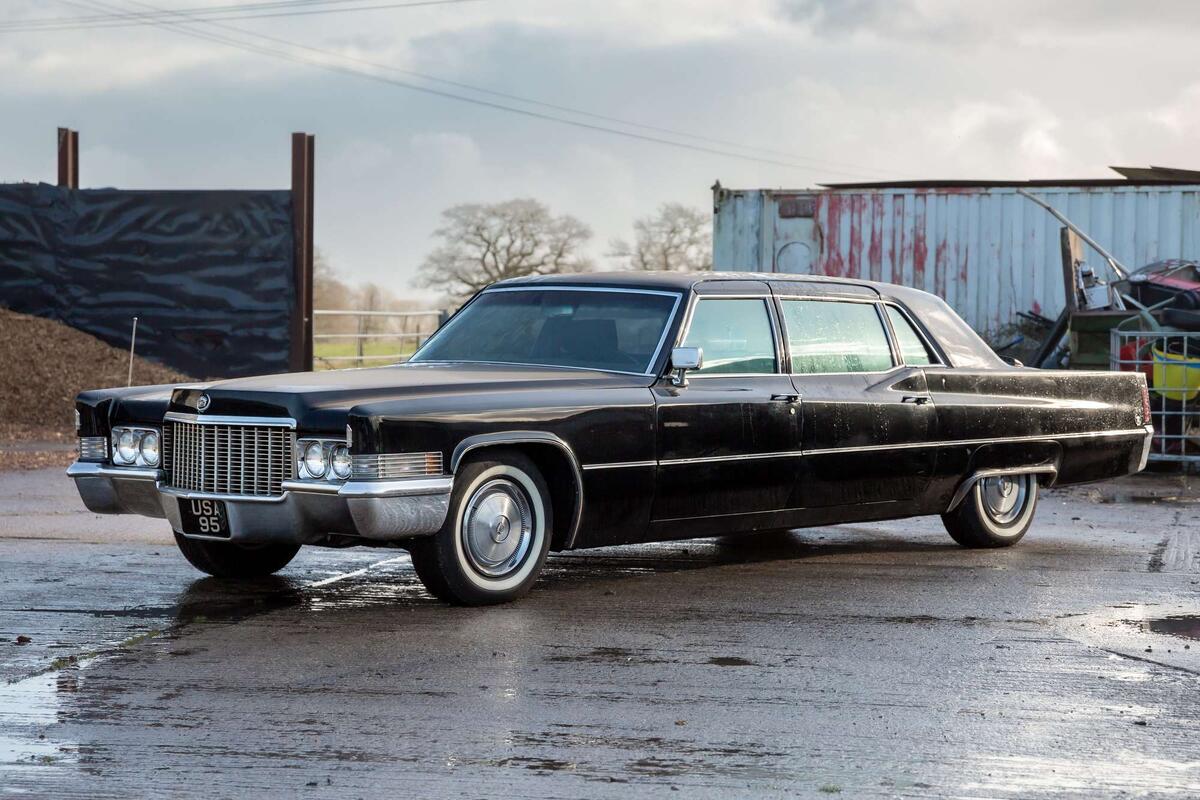 Cadillac Fleetwood Series 75