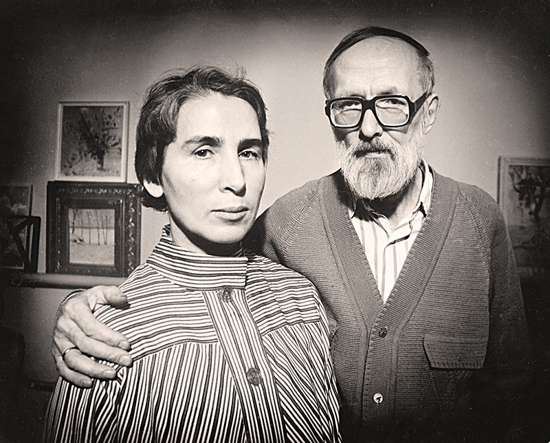    Елена и Рем Ермолины на открытии выставки. 1980-е гг. Журнал Регион