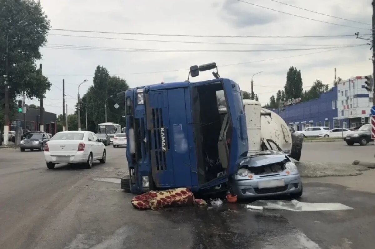    Известны детали ДТП с упавшей на Daewoo Matiz бетономешалкой в Воронеже