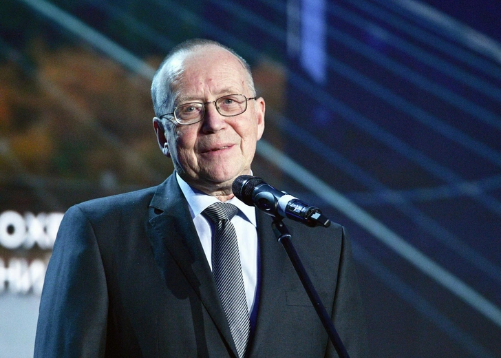 75 лет, дочери за границей: почему ведущий «Умниц и умников» считает сестру Евгению Симонову своим творением