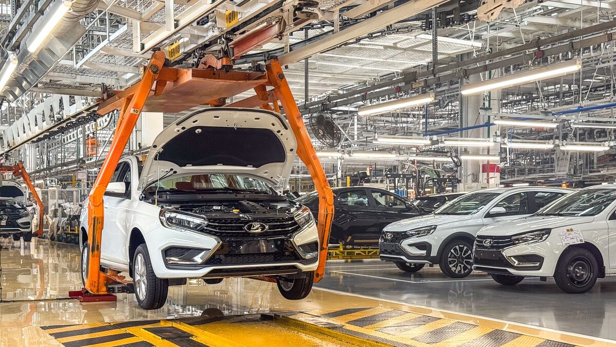    Производство автомобилей LADA. Фото Иван Бахарев / «Автоновости дня»
