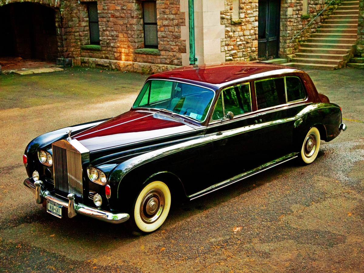 Rolls-Royce Phantom VI Limousine