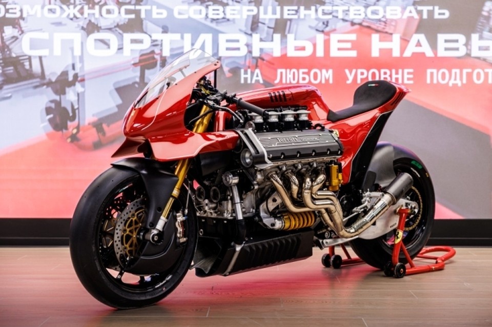    Гости смогут увидеть представителей британской фирмы Triumph Rocket 3R и построенный на его базе эксклюзивный кастом-проект Zillers Triumph Rocket 3R Фото: Олег Ковалюк