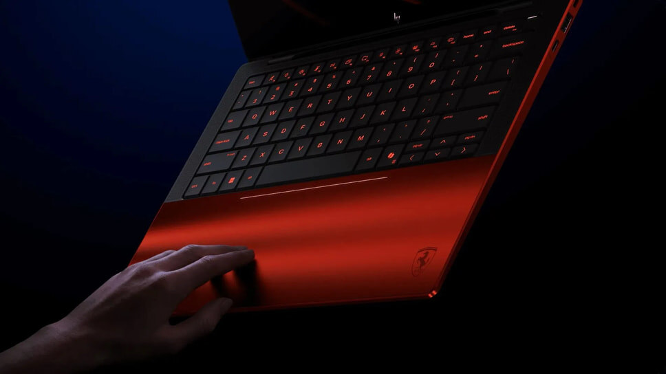 HP Limited Edition Scuderia Ferrari AI PC.📷Фото: Ferrari, HP