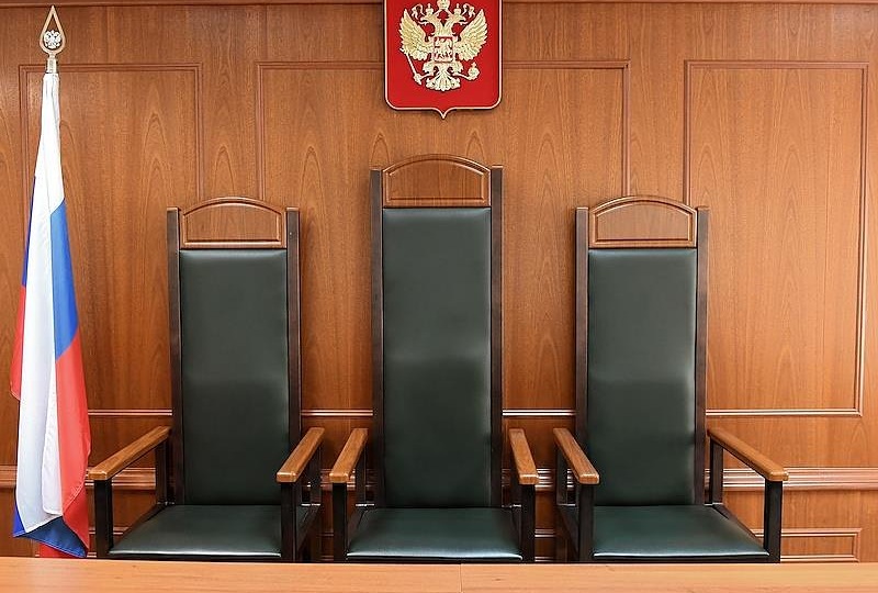 Криминальный мир помог семье «золотой судьи» с образованием